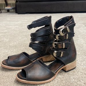 Freebird Pilar size 10 black